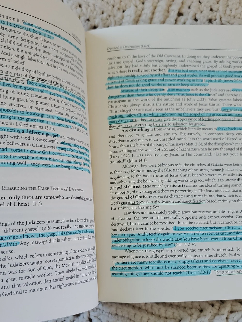 The MacArthur New Testament Commentary: Galatians - Maroon & Gold